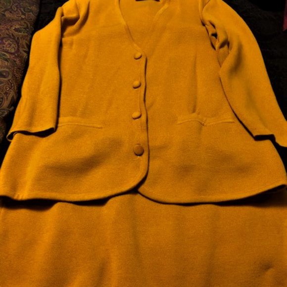 Vintage Nordstrom's Gold Knit Suit - Picture 6 of 8